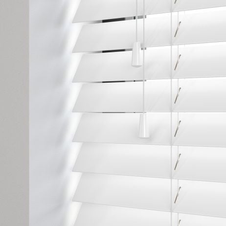 Sunwood houten jaloezie met koord - gloss wit gemaakt van Hout in de kleur Wit